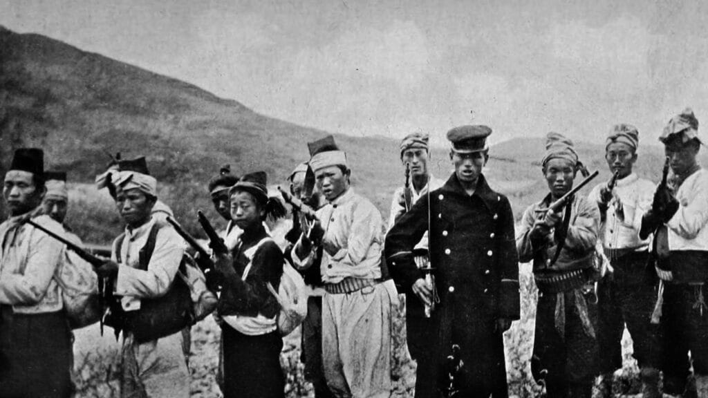 Dessa hårda gerillatrupper är bland ett antal koreaner som gjorde uppror mot japanskt styre i början av 1900-talet. Detta foto togs 1907, tre år före den japanska annekteringen som i huvudsak gjorde Korea till en vasall av den mäktiga önationen.