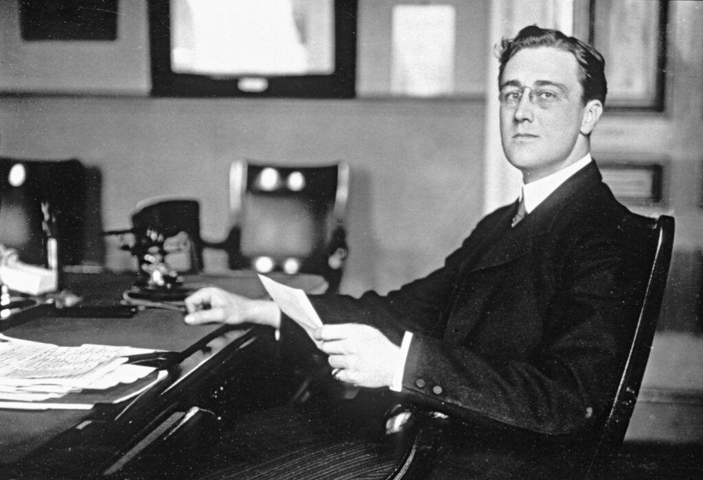 Franklin D. Roosevelt, odaterat fotografi.