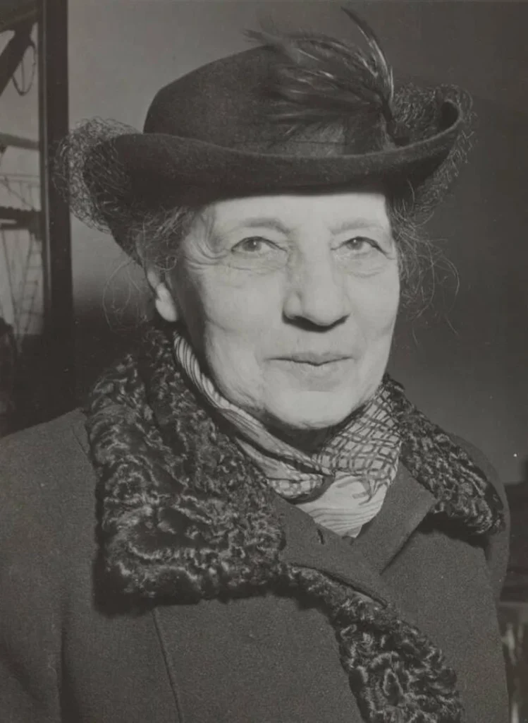 (Lise Meitner, 1946. Bild: Nationaal Archief.)