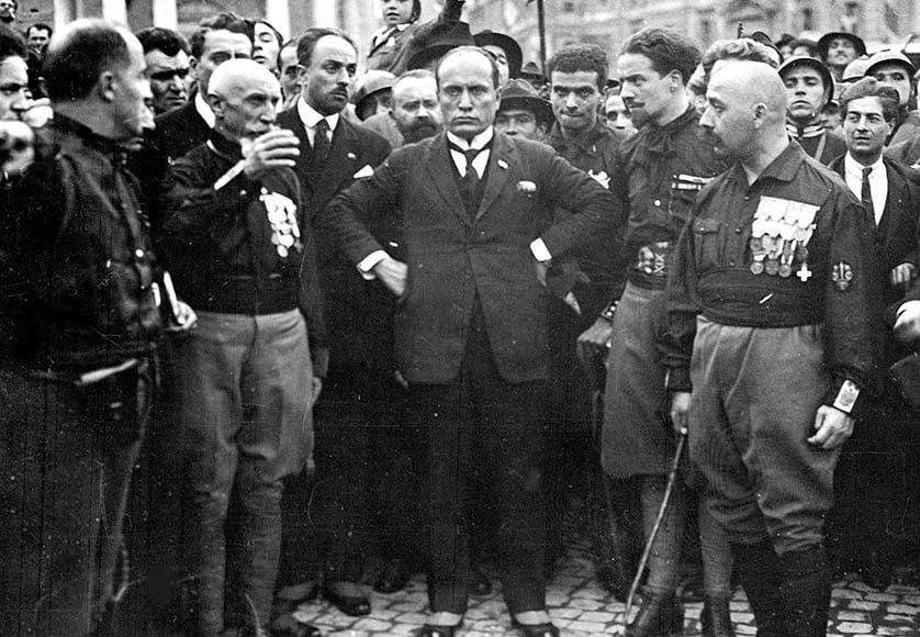 Mussolini och ledarna för Svartskjortorna, 1922.