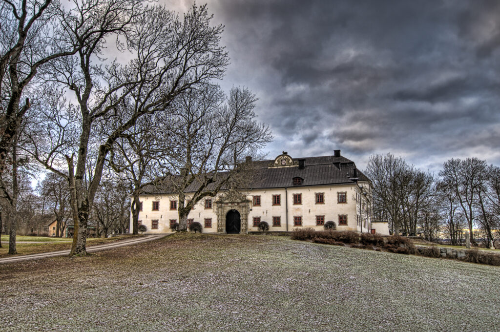 Axel Oxenstierna bodde på Tidö slott, som han själv uppförde 1625–41.