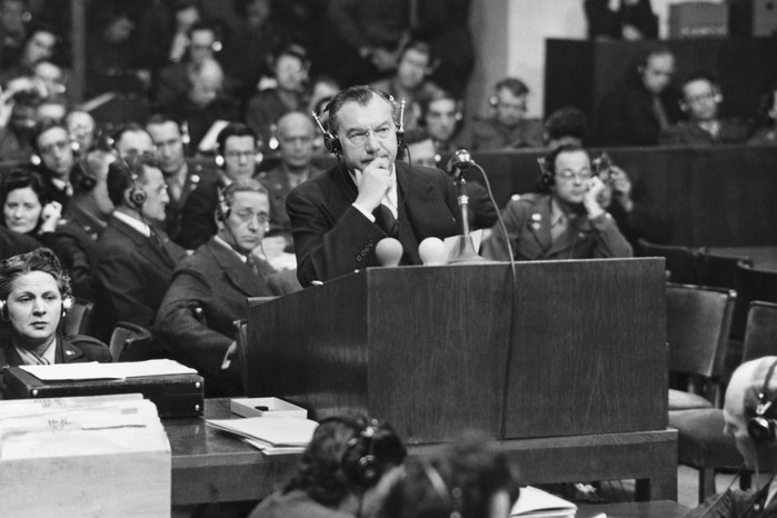 USA:s chefsåklagare Robert H. Jackson vid Nürnbergrättegångarna, där han ledde åtalet mot nazistledare för krigsförbrytelser och brott mot mänskligheten.