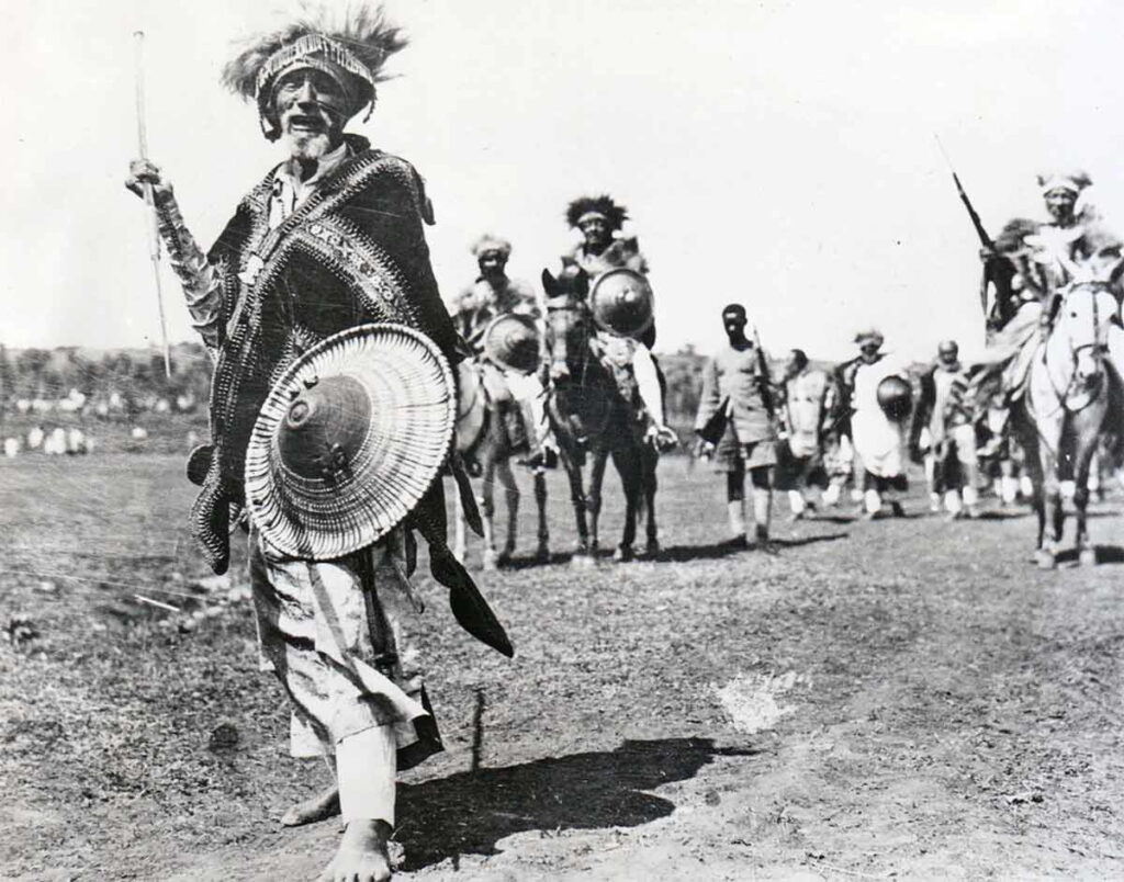 Ras Nasibu med sina män.