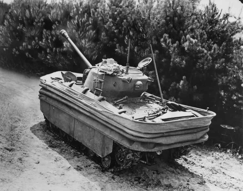 En allierad Sherman DD-stridsvagn liknande dem som användes på D-dagen.